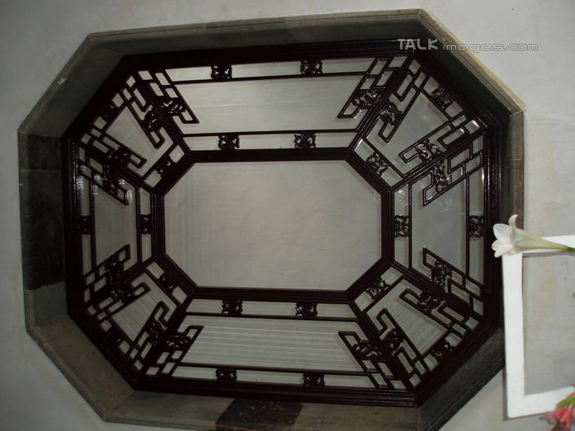 无人,家,横图,室内,白天,正面,旅游,度假,名胜古迹,窗户,标志建筑,地标,建筑,阴影,遗迹,反射,纹路,木制,纹理,影子,房屋,屋子,古迹,文物,娱乐,建设,古建筑,楼房,住宅,木制品,享受,休闲,旅游胜地,放松,古文明,肌理,彩图,房子,shslj1