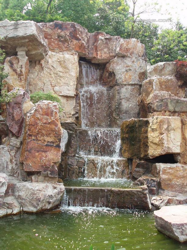 无人,植物园,竖图,室外,白天,正面,旅游,度假,石头,美景,瀑布,山,水,上海,中国,亚洲,阴影,飞溅,艺术,溅,光线,石子,液体,影子,手工艺品,景观,山峰,水滴,山峦,文化,娱乐,水珠,蓝色,蓝天,天空,阳光,自然,工艺品,天,享受,休闲,假山,景色,放松,晴朗,申,高雅,喷洒,自然风光,东亚,上海市,万里无云,中华人民共和国,沪,华东地区,自信心,品位,跌水,石块,岩石,晴空,晴空万里,彩图,小山,shslj1