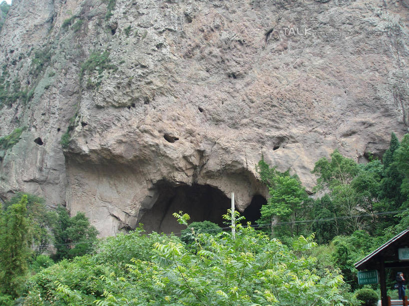 无人,横图,室外,白天,正面,旅游,度假,石头,美景,森林,山,山脉,树林,植物,中国,亚洲,石子,洞,景观,山峰,悬崖,山峦,娱乐,浙江,树,树木,浙江省,绿色,自然,群山,享受,休闲,景色,放松,洞穴,雁荡山,生长,成长,自然风光,东亚,穴,中华人民共和国,华东地区,浙,温州,温州市,绝壁,石块,岩石,彩图,shslj1