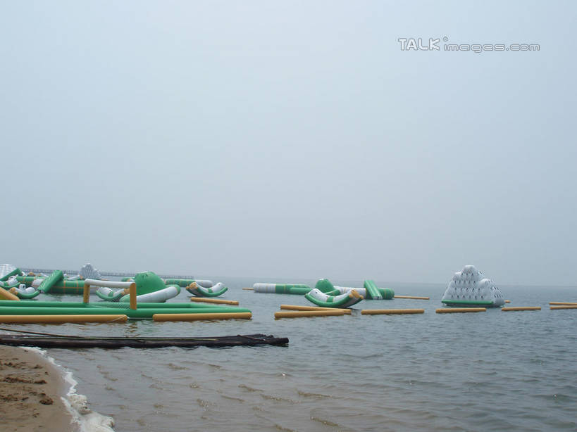 无人,横图,室外,白天,正面,旅游,度假,海浪,海洋,美景,沙滩,船,上海,中国,亚洲,沙子,海岸,景观,浪花,水平线,辽阔,海平线,沙地,娱乐,蓝色,蓝天,天空,自然,海水,交通工具,天,享受,休闲,广阔,景色,放松,水上乐园,充气船,奉贤区,晴朗,一望无际,申,自然风光,载具,海景,东亚,上海市,万里无云,中华人民共和国,沪,华东地区,无边无际,一马平川,大海,风浪,海,海水的波动,海滩,近岸浪,涌浪,晴空,晴空万里,彩图,碧海金沙水上乐园,水天相接,水天一线,shslj1