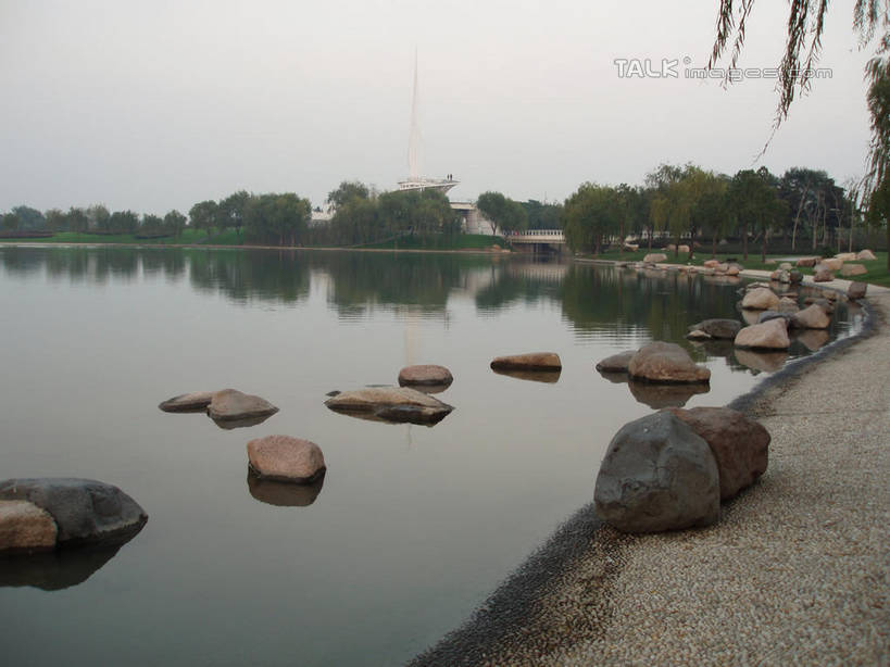 无人,横图,室外,白天,正面,度假,草地,草坪,湖,湖泊,石头,美景,水,植物,城市风光,城市,上海,中国,亚洲,波纹,石子,湖面,景观,水流,水面,涟漪,娱乐,草,树,树木,绿色,倒影,水纹,天空,自然,波浪,湖水,天,享受,休闲,景色,放松,东方绿舟,生长,成长,申,倒映,青浦区,东亚,上海市,中华人民共和国,沪,华东地区,水晕,反照,石块,岩石,彩图,shslj1