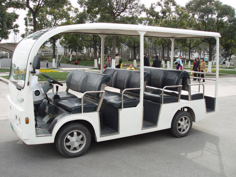 东方人,走,横图,室外,白天,正面,度假,草地,草坪,美景,植物,城市风光,城市,汽车,观光车,上海,中国,亚洲,行人,游客,游人,服装,景观,许多人,休闲装,黄种人,娱乐,路人,旅客,车,草,树,树木,衣服,绿色,自然,交通工具,南京路,一群人,享受,休闲,休闲服,景色,放松,服饰,南京路步行街,南京东路,生长,成长,申,载具,黄浦区,东亚,上海市,中华人民共和国,沪,华东地区,过客,男人,男性,年轻男性,年轻女性,女人,女性,亚洲人,步行,散步,走路,彩图,全身,旅游观光车,shslj1