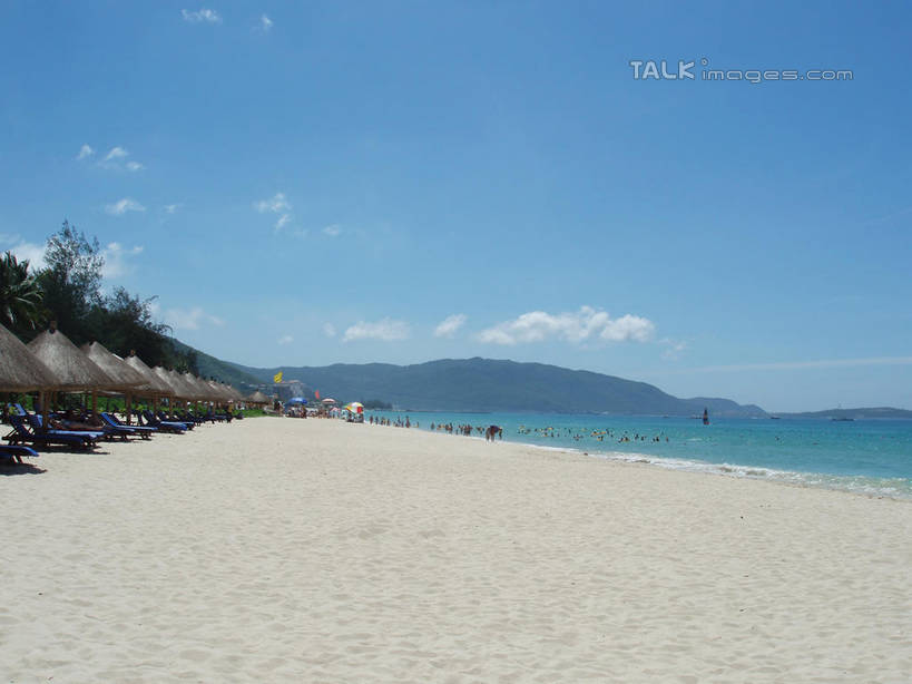 无人,横图,室外,白天,正面,旅游,度假,海浪,海洋,美景,沙滩,山,山脉,植物,棕榈树,叶子,三亚,中国,亚洲,阴影,光线,沙子,影子,海岸,景观,浪花,山峰,云,云朵,绿叶,沙地,山峦,云彩,娱乐,树,树木,海南,蓝色,绿色,白云,蓝天,天空,阳光,自然,海水,群山,天,享受,休闲,嫩叶,景色,放松,海南省,生长,晴朗,成长,自然风光,海景,东亚,棕榈叶,三亚市,中华人民共和国,华南地区,琼,叶,叶片,大海,风浪,海,海水的波动,海滩,近岸浪,涌浪,晴空,棕树,棕榈,彩图,shslj1