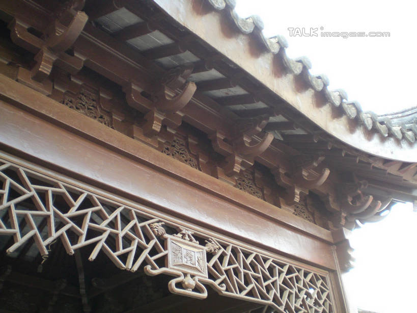 无人,横图,室外,白天,仰视,旅游,度假,名胜古迹,标志建筑,地标,建筑,雕塑,中国,亚洲,阴影,遗迹,艺术,装饰,光线,雕刻,雕像,影子,屋顶,顶棚,古迹,文物,娱乐,建设,古建筑,江苏,天空,阳光,工艺品,天,享受,休闲,旅游胜地,放松,千灯古镇,纪念,美术,主题,陈列,古文明,东亚,江苏省,昆山,昆山市,中华人民共和国,华东地区,苏,功能,美学,鹿城,千灯镇,彩图,低角度拍摄,昆山千灯古镇,千灯,千墩,shslj1