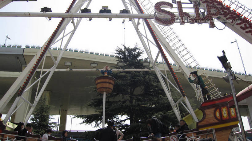 无人,游乐园,横图,室外,白天,仰视,度假,游戏,美景,植物,城市风光,城市,道路,路,游乐场,公路,上海,中国,亚洲,景观,高架,交通,玩,娱乐,树,树木,绿色,天空,自然,天,享受,休闲,景色,放松,游乐设施,锦江乐园,海盗船,生长,成长,活动,申,发泄,消遣,智力,高架桥,东亚,闵行区,上海市,高架道路,跨线桥,中华人民共和国,沪,华东地区,宣泄,乐园,主题公园,游艺设施,玩耍,嬉戏,彩图,低角度拍摄,人造公园,主题乐园,shslj1