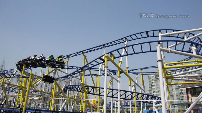 无人,游乐园,横图,室外,白天,仰视,度假,游戏,美景,城市风光,城市,游乐场,上海,中国,亚洲,阴影,曲折,弯曲,光线,影子,景观,玩,娱乐,过山车,蓝色,蓝天,天空,阳光,天,享受,休闲,景色,放松,游乐设施,云霄飞车,锦江乐园,蜿蜒,晴朗,活动,申,发泄,消遣,智力,东亚,闵行区,上海市,万里无云,中华人民共和国,沪,华东地区,宣泄,乐园,主题公园,滑落,游艺设施,爬升,倒转,晴空,晴空万里,玩耍,嬉戏,彩图,低角度拍摄,人造公园,主题乐园,shslj1