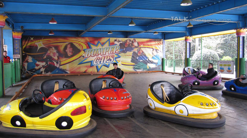 无人,游乐园,横图,俯视,室内,白天,度假,游戏,美景,城市风光,城市,游乐场,上海,中国,亚洲,景观,玩,娱乐,车,享受,休闲,景色,放松,游乐设施,碰碰车,锦江乐园,活动,申,发泄,消遣,智力,载具,东亚,闵行区,上海市,中华人民共和国,沪,华东地区,宣泄,乐园,主题公园,游艺设施,玩耍,嬉戏,彩图,高角度拍摄,人造公园,主题乐园,shslj1