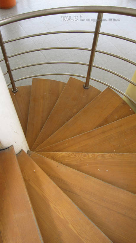 无人,游乐园,栏杆,竖图,俯视,室内,白天,度假,美景,地板,楼梯,城市风光,城市,游乐场,上海,中国,亚洲,扶手,螺旋,阶梯,景观,地面,娱乐,护栏,木地板,台阶,享受,休闲,景色,放松,锦江乐园,申,东亚,闵行区,上海市,中华人民共和国,沪,华东地区,乐园,主题公园,彩图,高角度拍摄,人造公园,主题乐园,shslj1