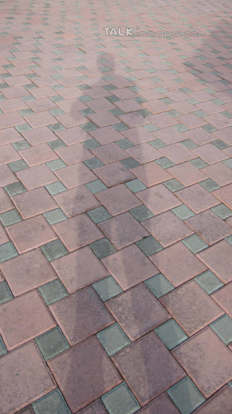 东方人,一个人,无人,游乐园,站,竖图,俯视,室外,白天,度假,建材,美景,城市风光,城市,建筑,游乐场,上海,中国,亚洲,仅一个男性,仅一个人,阴影,光线,材料,影子,砖,砖块,景观,地面,黄种人,娱乐,仅一个年轻男性,阳光,站着,享受,休闲,砖头,景色,放松,建造,锦江乐园,申,东亚,闵行区,上海市,中华人民共和国,沪,华东地区,乐园,主题公园,男人,男性,年轻男性,亚洲人,石料,站立,半身,彩图,高角度拍摄,砌墙砖,人造公园,主题乐园,shslj1