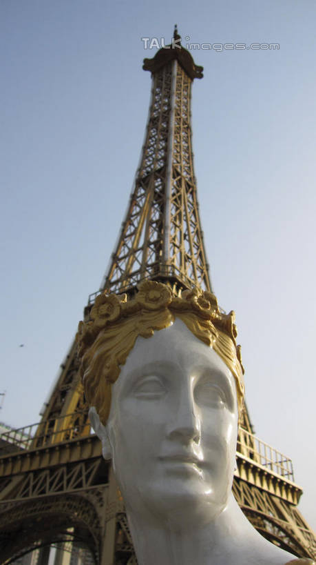 西方人,脸,头,脸颊,一个人,无人,游乐园,竖图,室外,白天,仰视,度假,美景,城市风光,城市,游乐场,雕塑,上海,欧洲,艾菲尔铁塔,中国,欧洲人,亚洲,仅一个男性,仅一个人,仅一个中年男性,阴影,艺术,装饰,光线,雕刻,雕像,影子,景观,埃菲尔铁塔,娱乐,蓝色,蓝天,天空,阳光,工艺品,天,享受,休闲,景色,放松,锦江乐园,晴朗,纪念,美术,申,主题,巴黎铁塔,陈列,东亚,闵行区,上海市,万里无云,中华人民共和国,沪,华东地区,功能,美学,乐园,主题公园,男人,男性,中年男性,白种人,头部,脸部,脸蛋,面部,晴空,晴空万里,半身,彩图,低角度拍摄,人造公园,主题乐园,shslj1