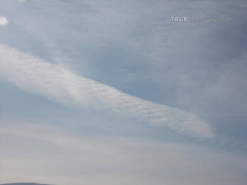 无人,横图,俯视,航拍,室外,白天,阴影,光线,影子,云,云朵,云彩,蓝色,白云,蓝天,天空,阳光,天,晴朗,鸟瞰,晴空,彩图,高角度拍摄,shslj1