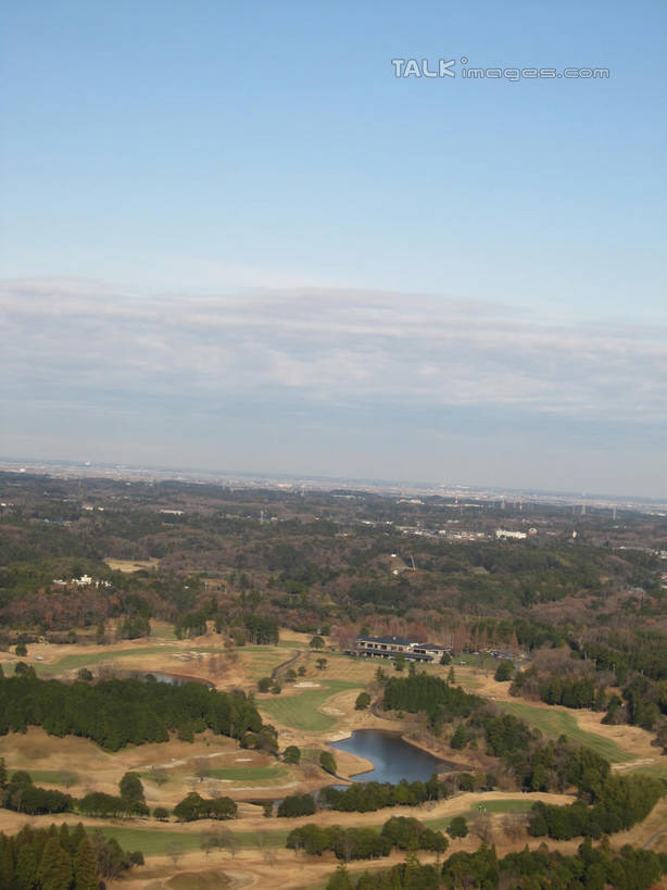 无人,家,竖图,俯视,航拍,室外,白天,旅游,度假,美景,森林,树林,植物,城市风光,城市,建筑,阴影,光线,影子,房屋,屋子,景观,云,云朵,公寓,云彩,娱乐,建设,洋房,楼房,住宅,树,树木,蓝色,绿色,白云,蓝天,天空,阳光,自然,天,享受,休闲,景色,放松,生长,晴朗,成长,鸟瞰,晴空,彩图,高角度拍摄,房子,shslj1