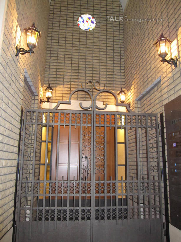 无人,高楼大厦,商店,竖图,室外,夜晚,正面,购物,度假,消费,美景,门,城市风光,超市,城市,大厦,建筑,摩天大楼,商场,金属制品,照明,东京,日本,亚洲,阴影,光线,金属,壁灯,影子,墙,景观,灯光,中央区,娱乐,墙壁,墙面,灯,灯具,门框,楼宇,享受,休闲,银座,景色,放松,金融,百货,照亮,照明设备,选购,贸易,百货公司,东亚,本州,关东地方,本州岛,日本国,东京都,血拼,彩图,大楼,高层建筑,高楼,购物商场,购物中心,摩天楼,商业中心,shslj1