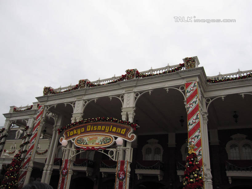 无人,游乐园,横图,室外,白天,仰视,度假,美景,植物,城市风光,城市,游乐场,东京,日本,圣诞节,亚洲,阴影,节日,庆祝,装饰,光线,挂饰,影子,景观,云,云朵,圣诞树,圣诞球,云彩,文化,娱乐,球,树,树木,蓝色,绿色,白云,蓝天,天空,阳光,自然,天,庆典,享受,休闲,球体,迪斯尼乐园,景色,放松,生长,晴朗,成长,纪念,华丽,修饰,点缀,东亚,本州,关东地方,本州岛,日本国,东京都,衬托,美观,雅致,雅观,乐园,主题公园,晴空,彩图,低角度拍摄,人造公园,主题乐园,东京迪斯尼乐园,shslj1