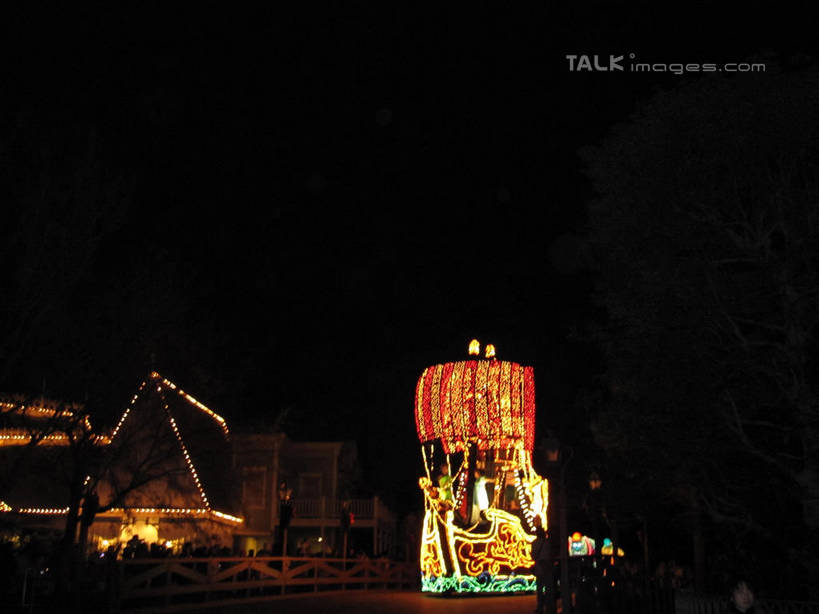 无人,游乐园,横图,室外,夜晚,正面,度假,游戏,美景,城市风光,城市,夜景,游乐场,照明,东京,日本,圣诞节,亚洲,阴影,节日,庆祝,装饰,光线,彩灯,影子,景观,灯光,玩,文化,娱乐,车,灯,灯具,交通工具,庆典,享受,休闲,迪斯尼乐园,景色,放松,花灯,游乐设施,海盗船,彩车,活动,纪念,华丽,修饰,照亮,点缀,照明设备,发泄,消遣,智力,载具,圣诞灯,东亚,本州,关东地方,本州岛,日本国,东京都,宣泄,衬托,美观,雅致,雅观,乐园,主题公园,游艺设施,玩耍,嬉戏,彩图,人造公园,主题乐园,东京迪斯尼乐园,shslj1