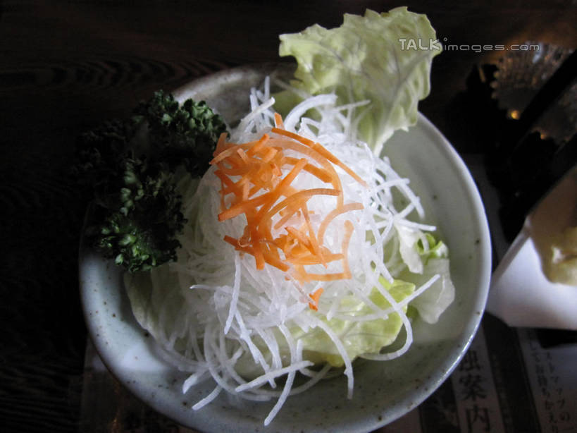 无人,餐厅,横图,俯视,室内,特写,白天,烹饪,萝卜,胡萝卜,蔬菜,椰菜,卷心菜,新鲜,陶瓷,日本料理,料理,食品,陶瓷制品,菜肴,美食,食物,一个,容器,碗,日式料理,日式,甘蓝,佳肴,有机食品,绿色食品,单个,储藏,储存,黄萝卜,番萝卜,甘蓝菜,结球甘蓝,红萝卜,甘荀,甘兰,包心菜,彩图,高角度拍摄,餐馆,饭店,饭馆,丁香萝卜,胡芦菔金,圆白菜,金笋,贮存,shslj1