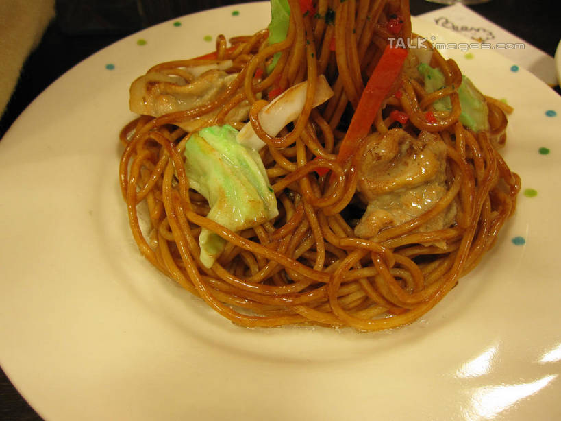 面食,面条,无人,餐厅,横图,俯视,室内,特写,白天,烹饪,餐桌,桌子,蔬菜,餐具,叶子,新鲜,碟子,盘,炒面,面,日本料理,料理,食品,绿叶,菜肴,美食,食物,盘子,碟,日式料理,日式,嫩叶,佳肴,有机食品,绿色食品,餐台,叶,叶片,彩图,高角度拍摄,餐馆,饭店,饭馆,日式炒面,shslj1