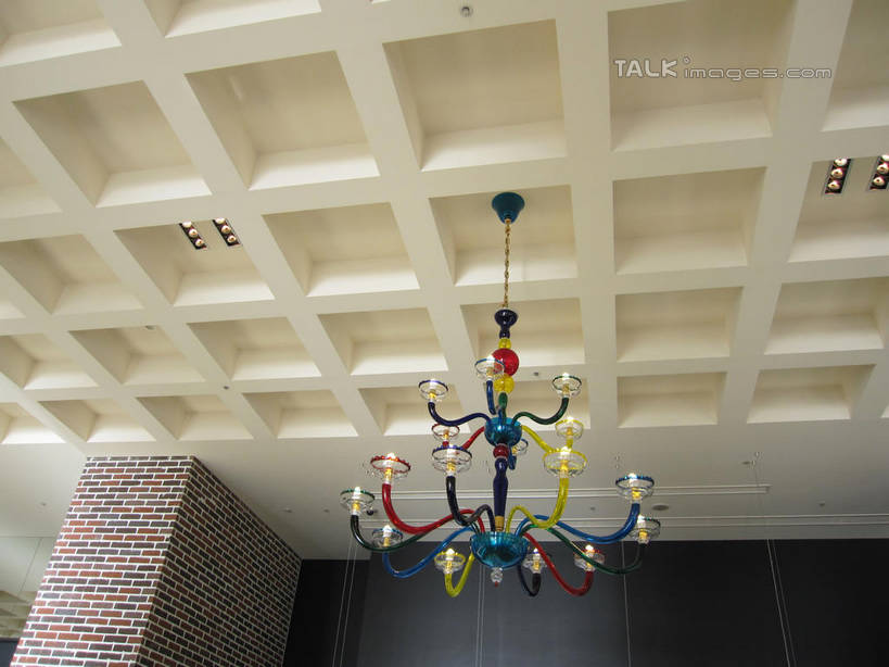 无人,横图,彩色,室内,白天,仰视,石头,酒店,照明,石子,墙,屋顶,灯光,顶棚,吊灯,墙壁,墙面,灯,灯具,照亮,照明设备,石块,彩图,低角度拍摄,旅店,shslj1