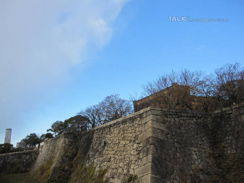 无人,公园,横图,室外,白天,仰视,度假,石头,美景,植物,城市风光,城市,日本,亚洲,阴影,光线,石子,影子,墙,景观,云,云朵,中央区,云彩,娱乐,墙壁,墙面,树,树木,蓝色,绿色,白云,蓝天,天空,阳光,自然,天,享受,休闲,景色,放松,大阪,大阪城公园,生长,晴朗,成长,东亚,本州,大阪府,本州岛,日本国,近畿地方,近畿,石块,晴空,彩图,低角度拍摄,shslj1