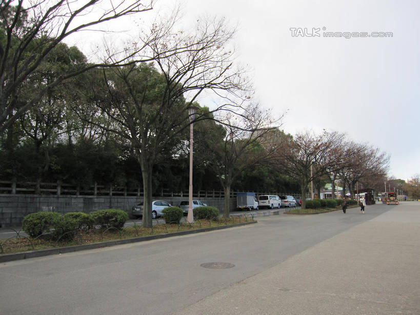 无人,公园,横图,室外,白天,正面,度假,草地,草坪,美景,植物,城市风光,城市,道路,路,公路,日本,亚洲,阴影,光线,影子,景观,交通,中央区,娱乐,草,树,树木,蓝色,绿色,蓝天,天空,阳光,自然,天,享受,休闲,景色,放松,大阪,大阪城公园,生长,晴朗,成长,东亚,本州,万里无云,大阪府,本州岛,日本国,近畿地方,近畿,晴空,晴空万里,马路,彩图,shslj1