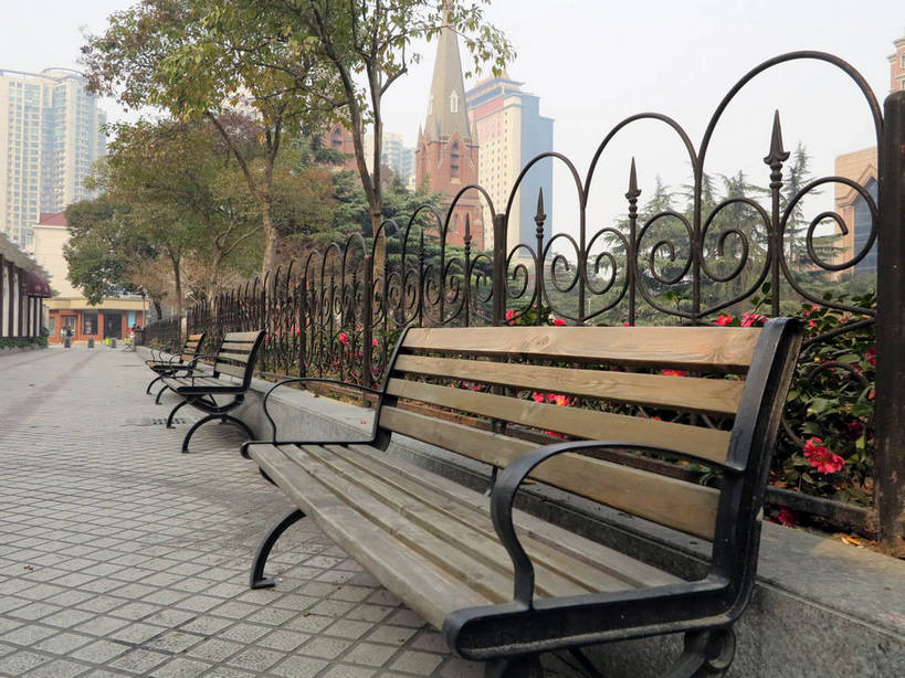 无人,家,高楼大厦,教堂,栏杆,横图,室外,白天,正面,旅游,度假,草地,草坪,美景,名胜古迹,植物,城市风光,标志建筑,城市,大厦,道路,地标,建筑,路,摩天大楼,椅子,上海,中国,亚洲,一排,阴影,节日,遗迹,整齐,盛开,光线,影子,长椅,房屋,屋子,景观,公寓,围栏,小路,交通,花蕾,古迹,文化,文物,娱乐,建设,古建筑,洋房,护栏,楼房,住宅,草,花,花瓣,花朵,鲜花,树,树木,排列,绿色,天空,阳光,自然,天,花苞,花蕊,祈祷,享受,休闲,健康,旅游胜地,景色,放松,许愿,宗教,信仰,生长,成长,纪念,祈求,申,基督教,队列,天主教,信念,古文明,东亚,徐家汇天主堂,徐汇区,上海市,中华人民共和国,沪,华东地区,平安,彩图,房子,大教堂,大楼,高层建筑,高楼,礼拜堂,摩天楼,圣依纳爵堂,圣依纳爵主教座堂,徐家汇大教堂,shslj1,徐家汇源