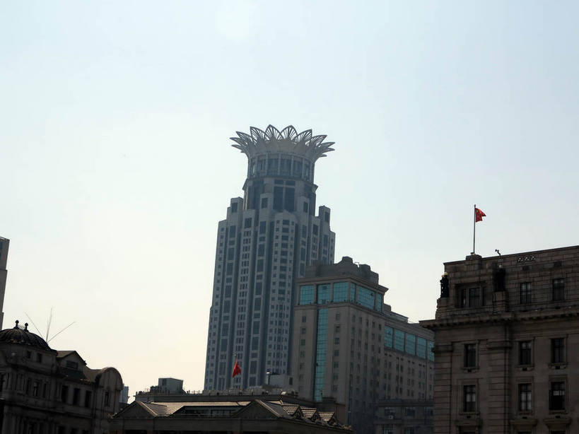 无人,宾馆,家,高楼大厦,横图,室外,白天,仰视,度假,美景,城市风光,标志建筑,城市,大厦,地标,建筑,酒店,摩天大楼,旗帜,国旗,上海,中国,亚洲,阴影,飘扬,光线,影子,房屋,屋子,景观,公寓,建筑群,娱乐,建设,黄浦江,洋房,楼房,五星红旗,住宅,蓝色,蓝天,天空,阳光,外滩,天,享受,休闲,景色,放松,晴朗,飘逸,酒家,旅社,申,飞扬,黄浦区,外滩中心,中国国旗,东亚,威斯汀大酒店,中山东一路,上海市,万里无云,中华人民共和国,沪,华东地区,旗,晴空,晴空万里,彩图,低角度拍摄,房子,大楼,高层建筑,高楼,客店,客栈,旅店,旅馆,摩天楼,红地五星旗,中华人民共和国国旗,黄埔滩,上海外滩,外黄埔滩,商旅,河南中路,上海外滩中心,上海威斯汀大饭店,威斯汀大饭店,shslj1