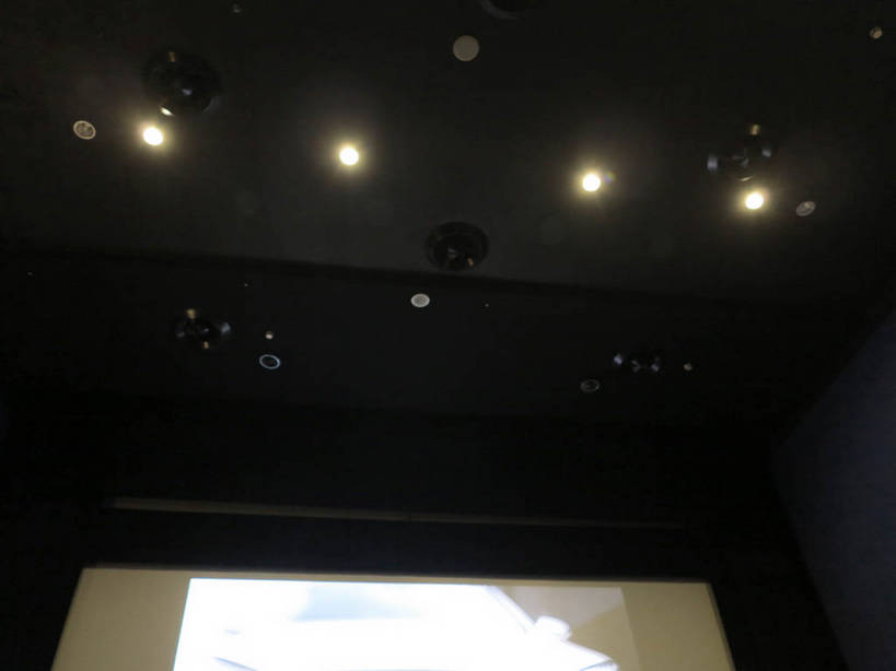 无人,商店,横图,室内,白天,仰视,购物,度假,消费,显示器,美景,城市风光,超市,城市,电影院,剧院,商场,上海,中国,亚洲,阴影,光线,屏幕,影子,景观,灯光,娱乐,显示屏,享受,休闲,景色,放松,金融,百货,港汇广场,徐家汇,申,选购,贸易,百货公司,输出设备,东亚,徐汇区,上海市,中华人民共和国,沪,华东地区,虹桥路,血拼,彩图,低角度拍摄,购物商场,购物中心,剧场,商业中心,影院,港汇恒隆广场,shslj1