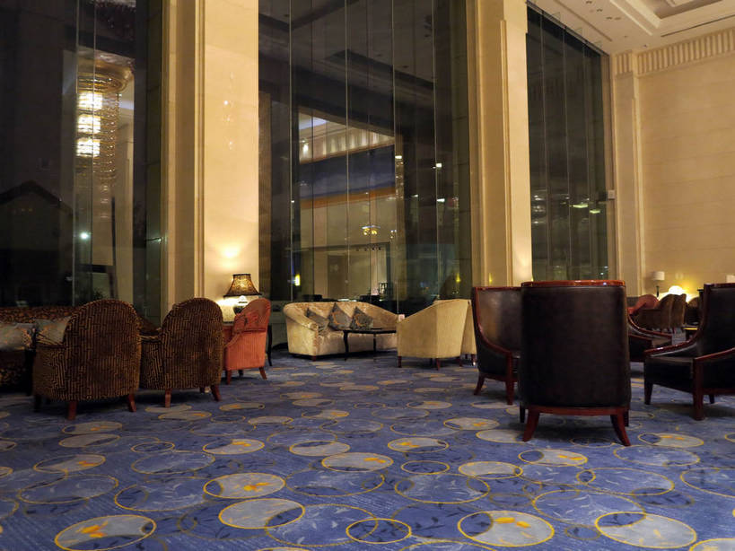 无人,宾馆,横图,室内,白天,正面,度假,美景,窗户,落地窗,沙发,城市风光,城市,酒店,中国,亚洲,阴影,光线,瓷砖,地砖,影子,墙,景观,灯光,地面,娱乐,江苏,无锡,玻璃窗,墙壁,墙面,享受,休闲,景色,放松,酒家,旅社,布艺沙发,东亚,江苏省,中华人民共和国,华东地区,苏,无锡市,彩图,客店,客栈,旅店,旅馆,商旅,shslj1,无锡希尔顿逸林酒店