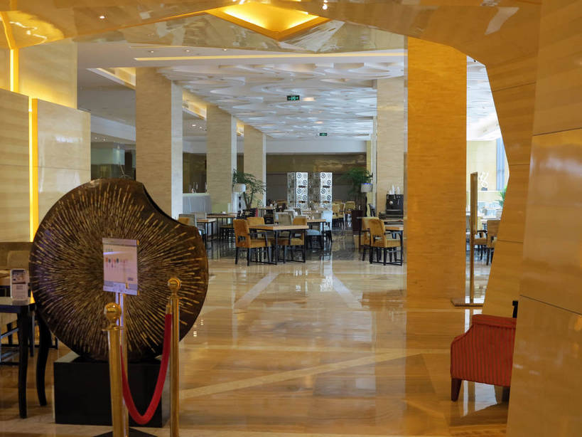 无人,宾馆,横图,室内,白天,正面,度假,美景,植物,餐桌,桌子,城市风光,城市,酒店,椅子,照明,中国,亚洲,阴影,光线,瓷砖,地砖,盆栽,影子,木椅,景观,灯光,盆景,地面,娱乐,江苏,无锡,顶灯,灯,绿色,自然,灯具,享受,休闲,景色,放松,生长,成长,餐台,酒家,旅社,照亮,照明设备,东亚,江苏省,中华人民共和国,华东地区,苏,无锡市,彩图,客店,客栈,旅店,旅馆,商旅,shslj1,无锡希尔顿逸林酒店