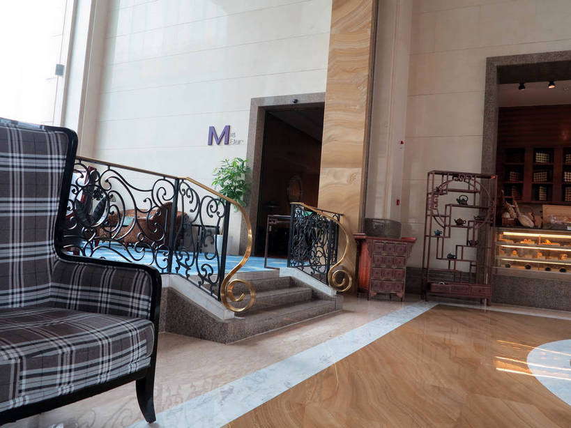 无人,宾馆,栏杆,横图,室内,白天,正面,度假,美景,楼梯,沙发,城市风光,城市,酒店,中国,亚洲,花纹,装饰,瓷砖,地砖,扶手,阶梯,墙,景观,地面,娱乐,江苏,无锡,护栏,墙壁,墙面,台阶,享受,休闲,景色,放松,酒家,华丽,修饰,旅社,点缀,布艺沙发,东亚,江苏省,中华人民共和国,华东地区,苏,衬托,美观,雅致,雅观,无锡市,彩图,客店,客栈,旅店,旅馆,商旅,shslj1,无锡希尔顿逸林酒店