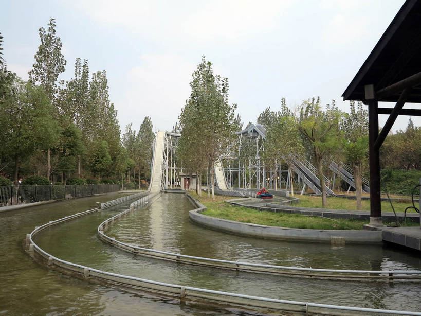 无人,横图,室外,白天,正面,旅游,度假,游戏,草地,草坪,美景,水,植物,太湖,中国,亚洲,阴影,波纹,光线,影子,景观,水流,涟漪,玩,娱乐,江苏,无锡,草,树,树木,蓝色,绿色,倒影,蓝天,水纹,天空,阳光,自然,波浪,天,享受,休闲,景色,放松,游乐设施,生长,晴朗,成长,活动,倒映,发泄,消遣,智力,自然风光,激流勇进,东亚,三国城,江苏省,万里无云,中华人民共和国,华东地区,苏,水晕,宣泄,无锡市,滑落,游艺设施,反照,爬升,倒转,晴空,晴空万里,玩耍,嬉戏,彩图,shslj1,无锡三国影视城,无锡影视基地