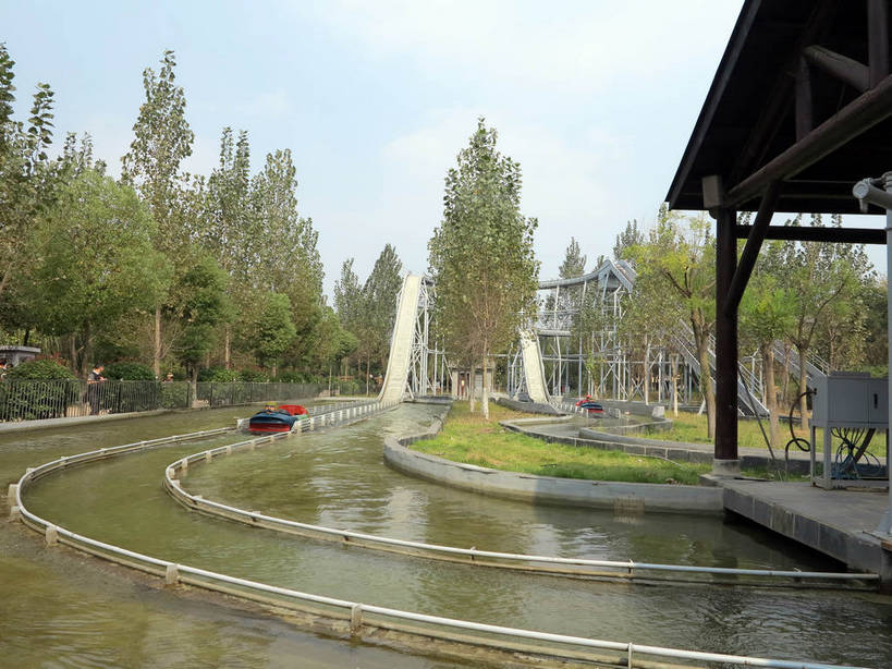 无人,横图,室外,白天,正面,旅游,度假,游戏,草地,草坪,美景,水,植物,太湖,中国,亚洲,阴影,波纹,光线,影子,景观,水流,涟漪,玩,娱乐,江苏,无锡,草,树,树木,蓝色,绿色,倒影,蓝天,水纹,天空,阳光,自然,波浪,天,享受,休闲,景色,放松,游乐设施,生长,晴朗,成长,活动,倒映,发泄,消遣,智力,自然风光,激流勇进,东亚,三国城,江苏省,万里无云,中华人民共和国,华东地区,苏,水晕,宣泄,无锡市,滑落,游艺设施,反照,爬升,倒转,晴空,晴空万里,玩耍,嬉戏,彩图,shslj1,无锡三国影视城,无锡影视基地