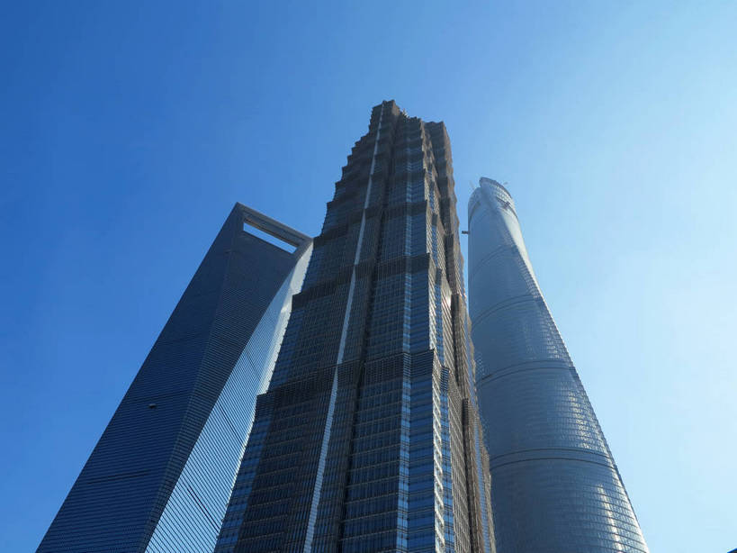 无人,高楼大厦,横图,室外,白天,仰视,度假,美景,窗户,落地窗,城市风光,标志建筑,城市,大厦,地标,建筑,摩天大楼,上海,中国,亚洲,一排,许多,阴影,整齐,并列,并排,光线,影子,景观,建筑群,很多,娱乐,建设,金茂大厦,浦东,玻璃窗,排列,蓝色,蓝天,天空,阳光,天,享受,休闲,景色,放松,环球金融中心,晴朗,申,队列,平行,玻璃幕墙,金融中心,陆家嘴,陆家嘴金融贸易区,浦东新区,上海环球金融中心,东亚,上海市,万里无云,中华人民共和国,沪,华东地区,三幢,金茂大楼,环球金融中心大厦,晴空,晴空万里,彩图,低角度拍摄,大楼,高层建筑,高楼,摩天楼,上海中心大厦,shslj1