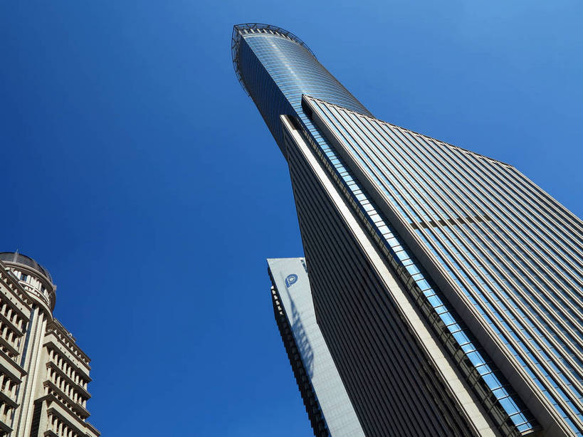 无人,高楼大厦,横图,室外,特写,白天,仰视,度假,美景,窗户,落地窗,城市风光,标志建筑,城市,大厦,地标,建筑,摩天大楼,上海,中国,亚洲,一排,许多,阴影,整齐,并列,并排,光线,影子,景观,建筑群,很多,娱乐,建设,浦东,玻璃窗,中银大厦,排列,蓝色,蓝天,天空,阳光,天,享受,休闲,景色,放松,晴朗,申,队列,平行,玻璃幕墙,金融中心,陆家嘴,陆家嘴金融贸易区,浦东新区,东亚,平安金融大厦,上海市,万里无云,中华人民共和国,沪,华东地区,交银金融大厦,三幢,晴空,晴空万里,彩图,低角度拍摄,大楼,高层建筑,高楼,摩天楼,中国平安金融大厦,上海中银大厦,shslj1