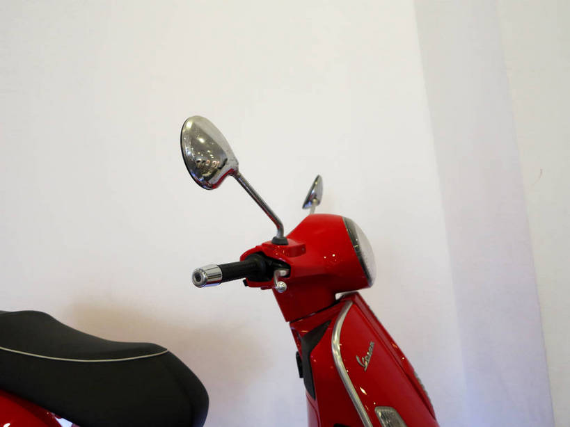 无人,横图,室内,特写,白天,正面,摩托车,静物,上海,中国,亚洲,一辆,墙,墙壁,墙面,车,红色,白色,交通工具,上海世博馆,世博馆,上海世博会,世博,世博会,申,载具,东亚,世博园,意大利馆,上海市,中华人民共和国,沪,华东地区,彩图,意大利国家馆,shslj1