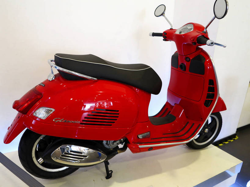 无人,横图,室内,特写,白天,正面,摩托车,静物,上海,中国,亚洲,一辆,墙,墙壁,墙面,车,红色,白色,交通工具,上海世博馆,世博馆,上海世博会,世博,世博会,申,载具,东亚,世博园,意大利馆,上海市,中华人民共和国,沪,华东地区,彩图,意大利国家馆,shslj1