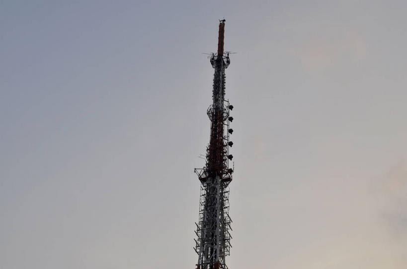 无人,公园,横图,室外,白天,仰视,旅游,度假,美景,城市风光,标志建筑,城市,地标,建筑,首尔,汉城,韩国,亚洲,一座,阴影,光线,影子,景观,塔,首都,娱乐,建设,蓝色,蓝天,天空,阳光,天,享受,休闲,景色,放松,晴朗,电视塔,东亚,万里无云,南山,大韩民国,首尔市,首尔特别市,特别市,南山公园,N首尔塔,首尔塔,汉城塔,龙山区,晴空,晴空万里,彩图,低角度拍摄,中区,shslj1,韩国首尔南山公园