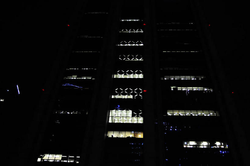 无人,银行,高楼大厦,横图,室外,夜晚,仰视,度假,美景,植物,城市风光,标志建筑,城市,大厦,地标,建筑,路灯,摩天大楼,夜景,照明,首尔,汉城,韩国,亚洲,阴影,光线,影子,景观,灯光,首都,娱乐,建设,灯,树,树木,绿色,自然,享受,休闲,景色,放松,金融,理财,生长,经济,成长,照亮,资金,照明设备,流通,贸易,东亚,大韩民国,首尔市,首尔特别市,特别市,彩图,低角度拍摄,大楼,高层建筑,高楼,摩天楼,中区,机构,金融机构,shslj1,首尔广场,首尔市政厅,首尔特别市政厅,友利银行