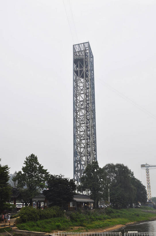 无人,竖图,室外,白天,仰视,旅游,度假,技术,草地,草坪,岛屿,美景,植物,建筑,金属制品,春川,南怡岛,韩国,亚洲,金属,岛,景观,塔,娱乐,设备,草,树,树木,施工,绿色,天空,自然,天,享受,休闲,机械,起重机,景色,放松,生长,成长,吊机,工程,自然风光,东亚,大韩民国,江原道,春川市,列岛,群岛,诸岛,彩图,低角度拍摄,道,shslj1