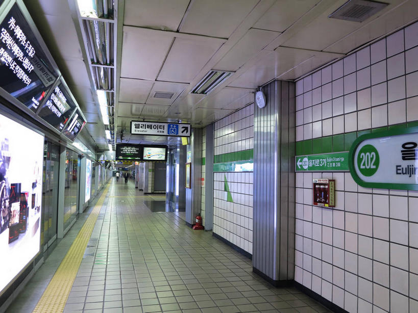 无人,横图,室内,白天,正面,安全,地铁,照明,阴影,光线,标志,文字,影子,字符,字母,灯光,防护,轨道交通,标识,顶灯,安全门,灯,灯具,保护,照亮,照明设备,保险,保全,周全,安稳,安定,韩语,平安,彩图,地铁机动车,地下铁,轻轨,地铁屏蔽门,屏蔽门,朝鲜语,韩国语,shslj1