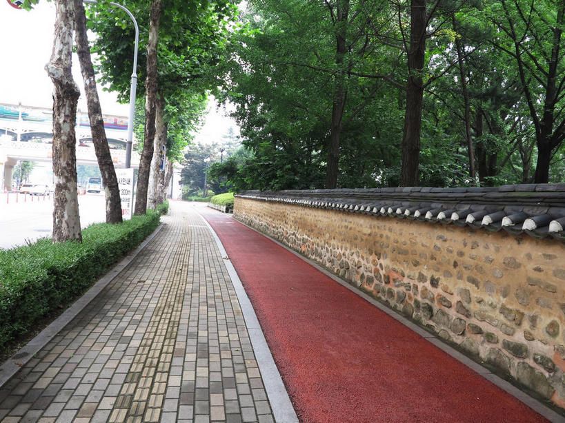 无人,公园,横图,室外,白天,正面,旅游,度假,草地,草坪,树林,植物,道路,路,桥梁,首尔,汉城,韩国,亚洲,天桥,小路,桥,树桩,交通,首都,娱乐,草,树,树干,树木,绿色,天空,自然,天,享受,休闲,木桩,放松,生长,成长,人行桥,东亚,大韩民国,首尔市,首尔特别市,特别市,乐天冒险世界,主题公园,彩图,shslj1