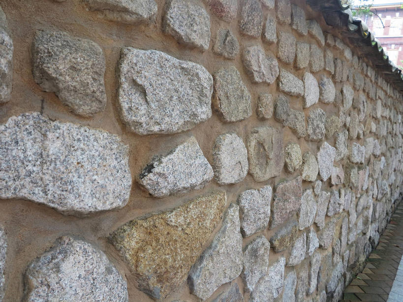 无人,宫殿,横图,室外,特写,白天,正面,旅游,度假,石头,名胜古迹,标志建筑,地标,建筑,首尔,汉城,韩国,亚洲,一排,许多,遗迹,整齐,并列,并排,石子,瓦片,墙,首都,很多,瓦,古迹,文物,娱乐,建设,古建筑,墙壁,墙面,排列,享受,休闲,旅游胜地,放松,建造,队列,平行,古文明,东亚,屋瓦,大韩民国,首尔市,首尔特别市,特别市,王宫,乐宫,德寿宫,西宫,石块,彩图,shslj1