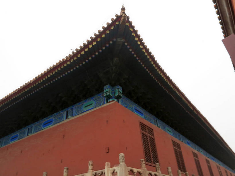 无人,栏杆,横图,室外,白天,仰视,旅游,度假,名胜古迹,窗户,标志建筑,地标,建筑,北京,天安门广场,中国,亚洲,遗迹,瓦片,墙,屋檐,围栏,首都,古迹,文物,娱乐,建设,古建筑,太庙,护栏,檐,玻璃窗,墙壁,墙面,红色,蓝色,天空,天,享受,休闲,旅游胜地,放松,古文明,东亚,中华人民共和国,东城区,北京市,京,北平,华北地区,彩图,低角度拍摄,北京太庙,劳动人民文化宫,飞檐,东城,shslj1