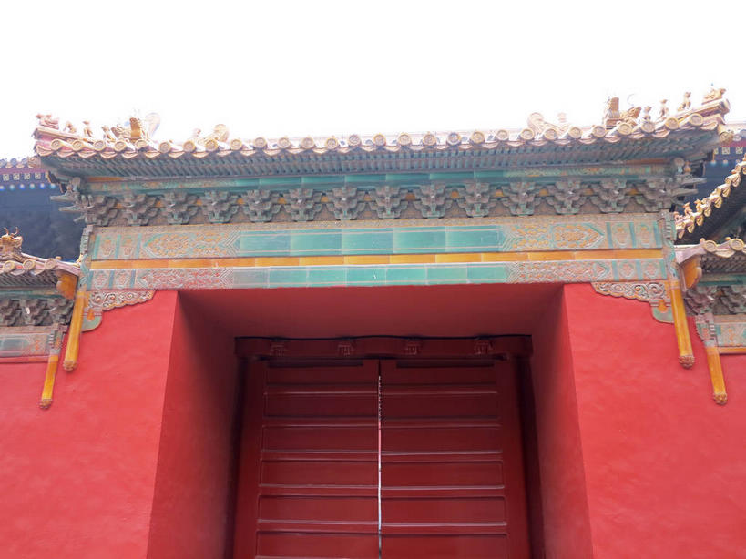 无人,横图,室外,白天,仰视,旅游,度假,名胜古迹,门,标志建筑,地标,建筑,北京,天安门广场,中国,亚洲,阴影,遗迹,光线,瓦片,影子,墙,屋檐,首都,古迹,文物,娱乐,建设,古建筑,太庙,檐,墙壁,墙面,黄色,红色,天空,阳光,门框,天,享受,休闲,旅游胜地,放松,古文明,东亚,中华人民共和国,东城区,北京市,京,北平,华北地区,彩图,低角度拍摄,北京太庙,劳动人民文化宫,东城,shslj1