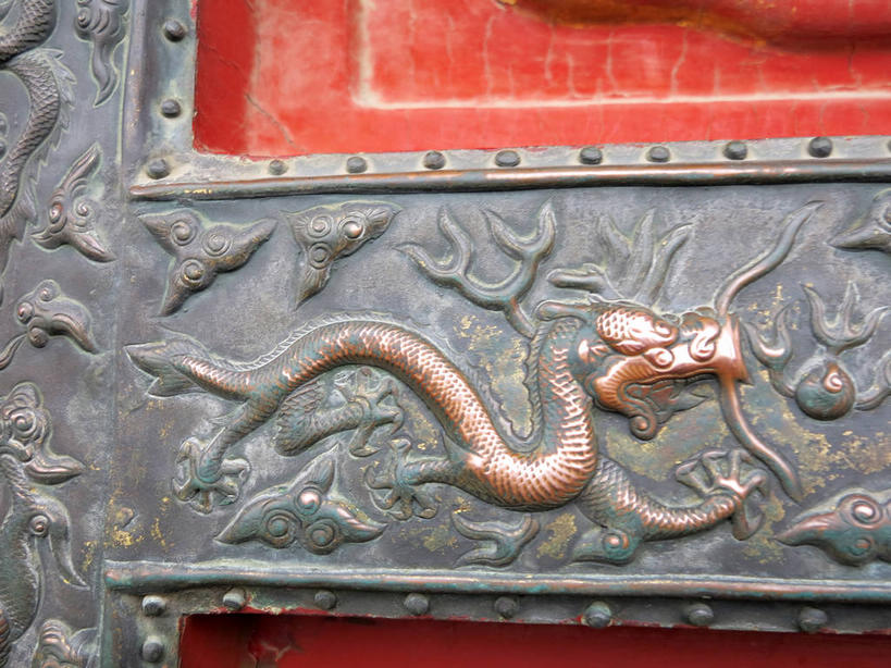 无人,故宫,宫殿,横图,室外,特写,白天,正面,旅游,度假,绘画,成功,名胜古迹,标志建筑,地标,建筑,静物,雕塑,北京,中国,亚洲,遗迹,艺术,装饰,龙,雕刻,雕像,浮雕,墙,首都,古迹,文化,文物,娱乐,建设,古建筑,墙壁,墙面,红色,灰色,工艺品,紫禁城,享受,休闲,旅游胜地,放松,纪念,美术,宫廷,权利,高贵,主题,图腾,传说,陈列,古文明,东亚,中华人民共和国,北京市,京,北平,华北地区,功能,美学,祥瑞,灵兽,权势,尊荣,北京故宫博物院,王宫,中和殿,幸运,画画,彩图,皇宫,浅浮雕,shslj1