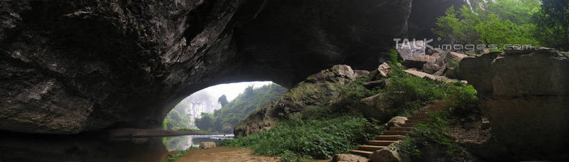 无人,横图,室外,白天,正面,旅游,度假,河流,石头,美景,山,山脉,水,植物,楼梯,中国,亚洲,波纹,石子,阶梯,洞,河水,景观,山峰,水流,涟漪,山峦,娱乐,台阶,树,树木,绿色,倒影,水纹,自然,波浪,群山,享受,休闲,景色,放松,洞穴,生长,成长,倒映,自然风光,东亚,沉积岩,贵州,贵州省,黎平,穴,中华人民共和国,水晕,黔,西南地区,黔东南,黔东南州,黔东南苗族侗族自治州,反照,水成岩,石块,岩石,彩图,黎平县,高屯天生桥,shtjw1
