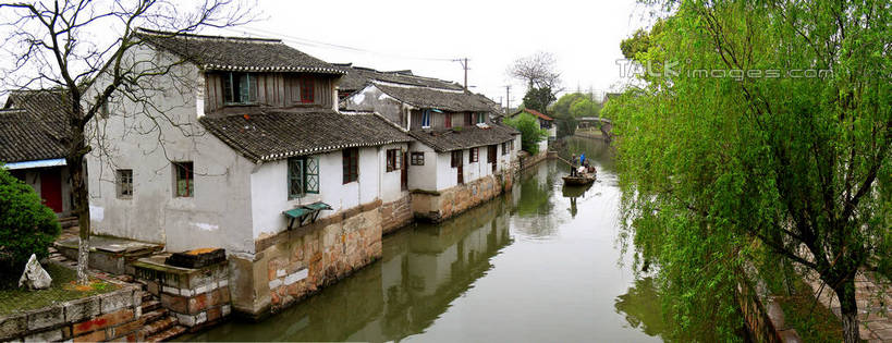 无人,家,横图,室外,白天,正面,旅游,度假,河流,美景,水,植物,船,上海,中国,亚洲,阴影,波纹,光线,影子,房屋,屋子,河水,景观,水流,木船,涟漪,娱乐,楼房,住宅,树,树木,绿色,倒影,水纹,阳光,自然,交通工具,波浪,享受,休闲,景色,放松,生长,成长,申,倒映,舟,自然风光,载具,青浦区,东亚,金泽,上海市,中华人民共和国,沪,华东地区,水晕,反照,彩图,房子,金泽镇,shtjw1