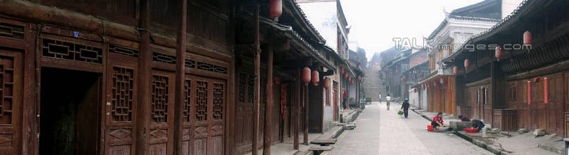 东方人,家,走,横图,室外,白天,正面,旅游,度假,名胜古迹,植物,标志建筑,道路,地标,建筑,路,公路,中国,亚洲,行人,游客,游人,服装,遗迹,房屋,屋子,交通,许多人,注视,休闲装,黄种人,古迹,文物,娱乐,建设,古建筑,楼房,路人,旅客,住宅,树,树木,衣服,绿色,自然,观察,看,一群人,享受,休闲,休闲服,旅游胜地,放松,服饰,生长,成长,观看,察看,关注,古文明,东亚,贵州,贵州省,黎平,翘街,中华人民共和国,黔,西南地区,黔东南,黔东南州,黔东南苗族侗族自治州,过客,男人,男性,年轻男性,年轻女性,女人,女性,亚洲人,马路,步行,散步,走路,半身,彩图,房子,黎平县,shtjw1