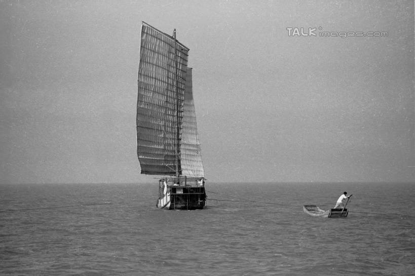 帆船,无人,横图,黑白,室外,白天,正面,旅游,度假,湖,湖泊,美景,水,船,太湖,中国,亚洲,阴影,波纹,光线,影子,湖面,景观,水流,水面,乌云,云,阴天,云朵,涟漪,背光,云彩,娱乐,江苏,无锡,倒影,水纹,天空,阳光,自然,交通工具,波浪,湖水,天,享受,休闲,景色,放松,倒映,昏暗,阴沉,自然风光,载具,逆光,东亚,江苏省,中华人民共和国,华东地区,苏,水晕,无锡市,反照,shtjw1