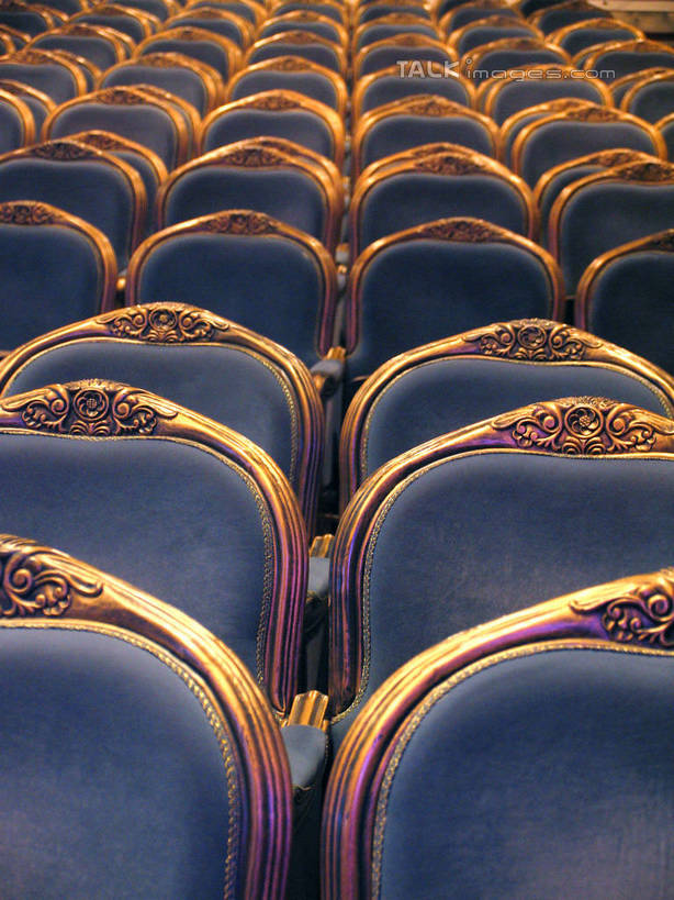 无人,竖图,室内,白天,正面,剧院,静物,椅子,一排,许多,整齐,并列,并排,很多,排列,金色,富贵,队列,平行,忠诚,富丽,名誉,荣华,彩图,剧场,shtjw1